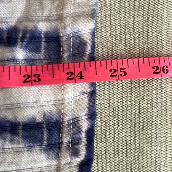 Sheesh Tie Dye Knit Top Purple White Embroidered Neckline Medium NWT Boho Hippie - Picture 10 of 10